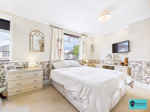 Bedroom- click for photo gallery